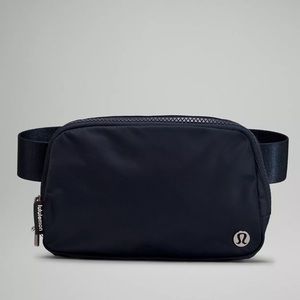 NWT Lululemon Everywhere Belt Bag - Black